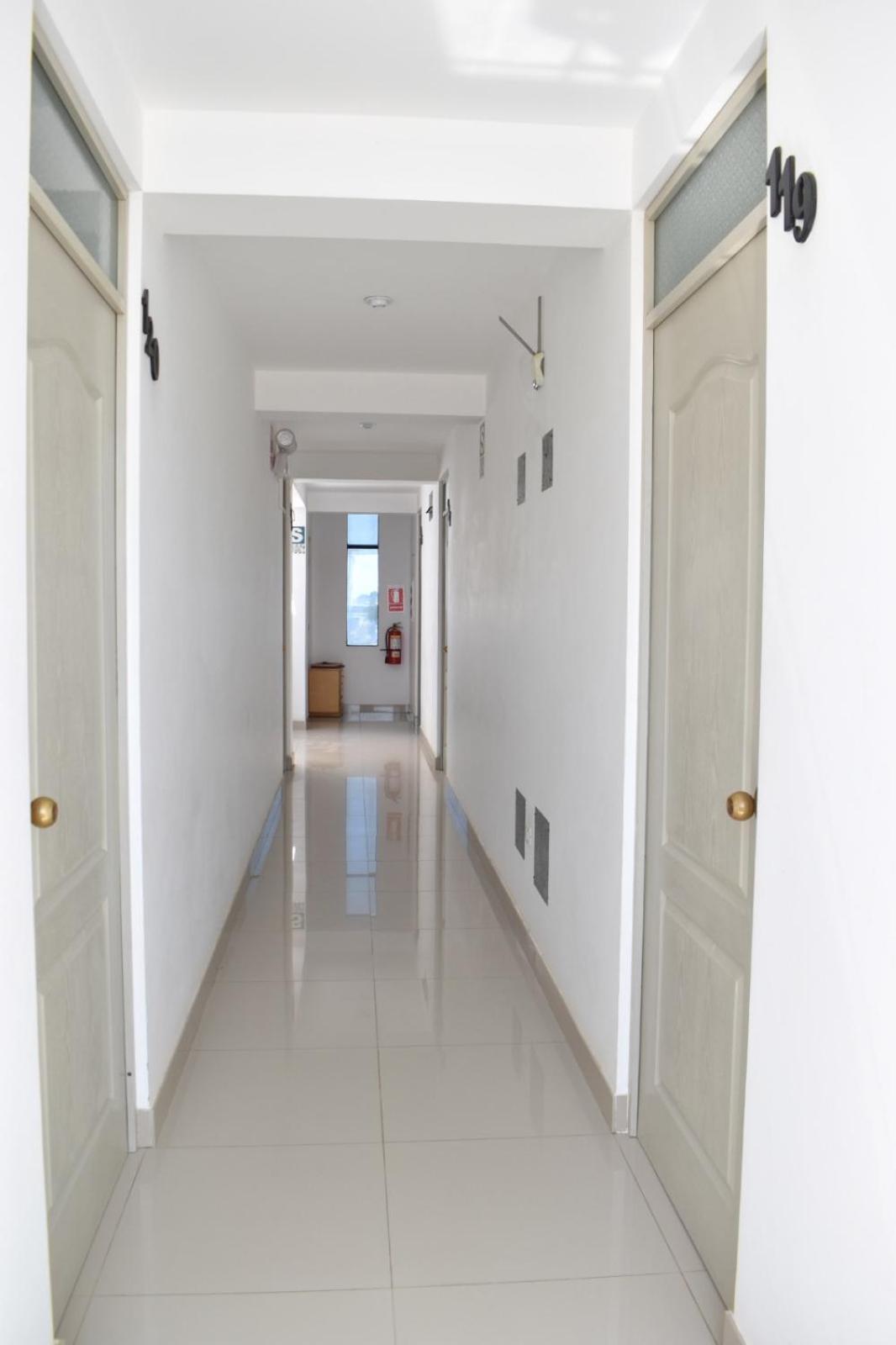 Hospedaje El Buen Samaritano 파라카스 외부 사진